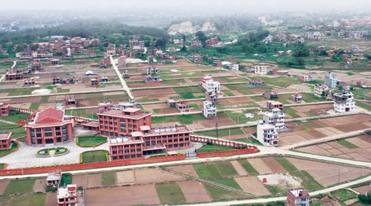 बैंक वित्तीय संस्थामा तरलताको सङ्कट, घरजग्गाको कारोबारमा भने बहार